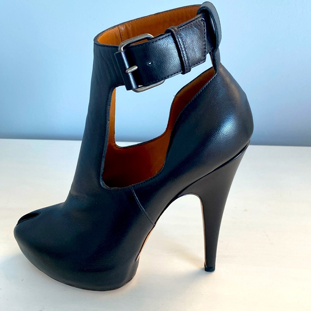 Givenchy Black Leather Peep-toe Ankle Boots Women’s EUR 37.5 Brand New